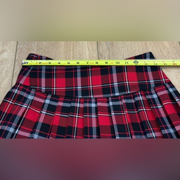 AQUA Red Plaid Pleated Mini Skirt Zip Detail Size Small - Picture 5 of 5
